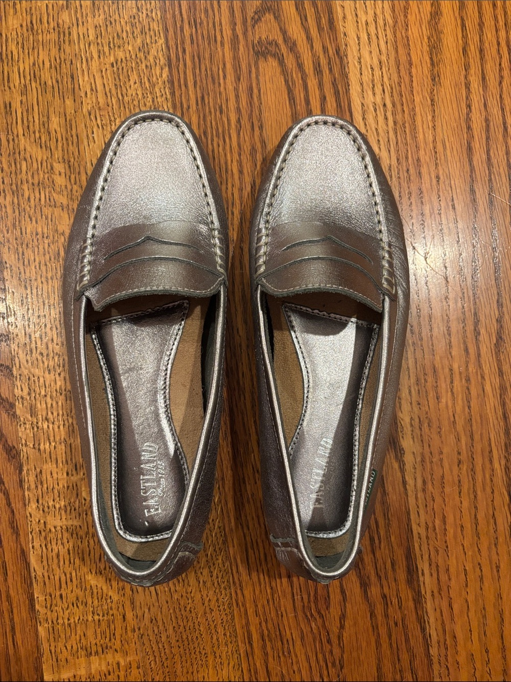 Women’s Eastland  Metallic Silver Penny Loafers/Driving Loafer Size 8